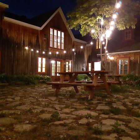 Auberge Le P'Tit Bonheur Saint-Laurent-de-l'ile d'Orleans Dış mekan fotoğraf