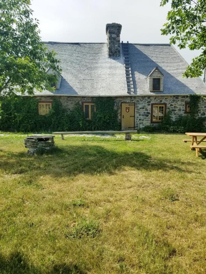 Auberge Le P'Tit Bonheur Saint-Laurent-de-l'ile d'Orleans Dış mekan fotoğraf