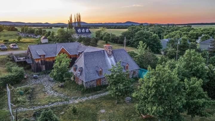 Auberge Le P'Tit Bonheur Saint-Laurent-de-l'ile d'Orleans Dış mekan fotoğraf